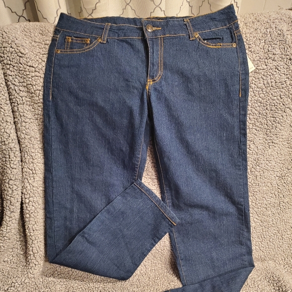 NWT Jealousy Stretch Straight Leg Jeans Size 7 B7 - Picture 1 of 3